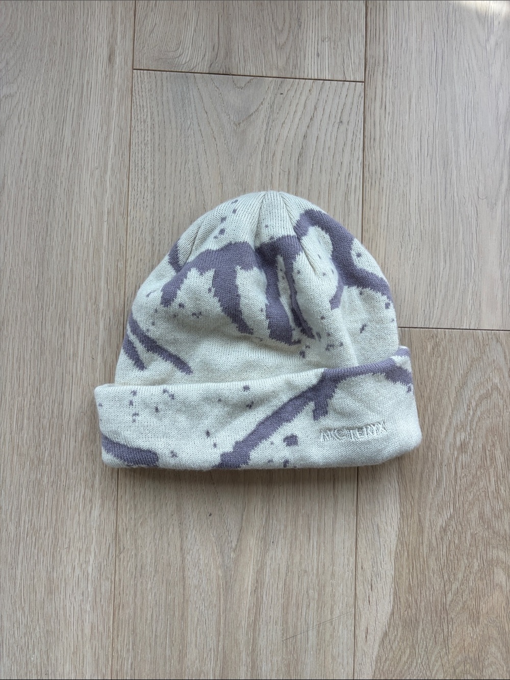 Arc'teryx Beige and Purple Pattern Kids Beanie